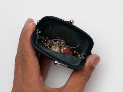 徳島で染め上げた革製品【泥染】がま口財布 S（小銭・小物入れ）