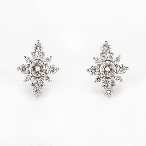K18ホワイトゴールド＆ダイヤモンド クリスタルモチーフピアス【TE-126】