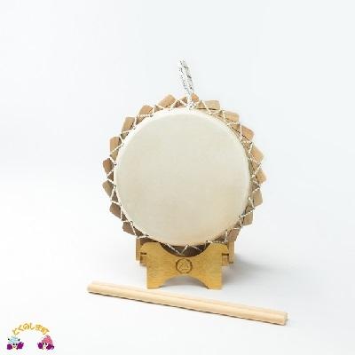 ふるさと納税 徳之島町 牛革7.5寸(23cm)くさび太鼓(バチ・太鼓台付) |  | 01