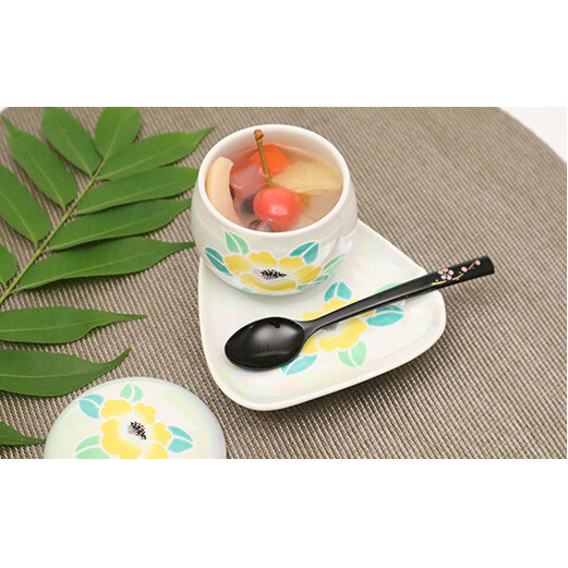 工房 賜光窯 有田焼 ラスター彩色 ポピーと山茶花 ソーサー付ペア小蒸碗 A20-298_イメージ2