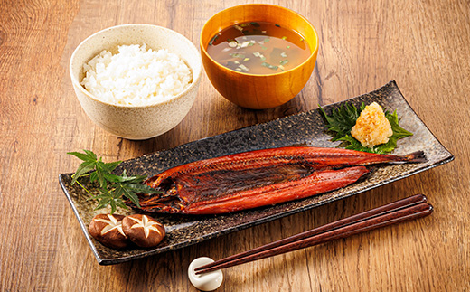 さんまピリ辛 2尾×4個セット | 北海道産 秋刀魚（サンマ）を ピリ辛味に仕上げた 一夜干し おつまみ 焼魚 焼き魚 定食 魚 干物 セット ひもの 冷凍 人気の 訳あり！ お手軽 簡単 大容量 弁当 おかず 冷凍 調理済み 絶品 スピード発送 北海道 釧路町 釧路超 特産品