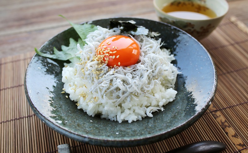 しらす干し 食べきり 小分けパック 大容量 お徳用 35g×20袋 700g 瀬戸内海産 【しらす しらす干し 釜揚げ 太白ちりめん ちりめんじゃこ 牛窓しらす しらす丼 ごはん ごはんのお供 食べ切