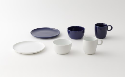 
【2016/】有田焼／Mug２客とBowl２客とPlate２枚（Ｗhite＆DarkBlue）
