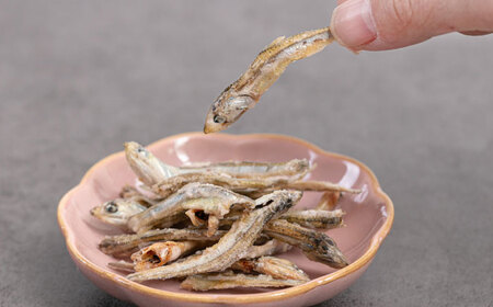 いちご味のいりこ　210g（70g×3）　桂川町/株式会社福六[ADAM062]