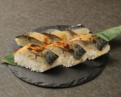 【定期便】土佐の焼きサバ寿司（１本×６回発送）７切れ 総量約250g～300g 特選鯖寿司 惣菜 おかず【J00008】