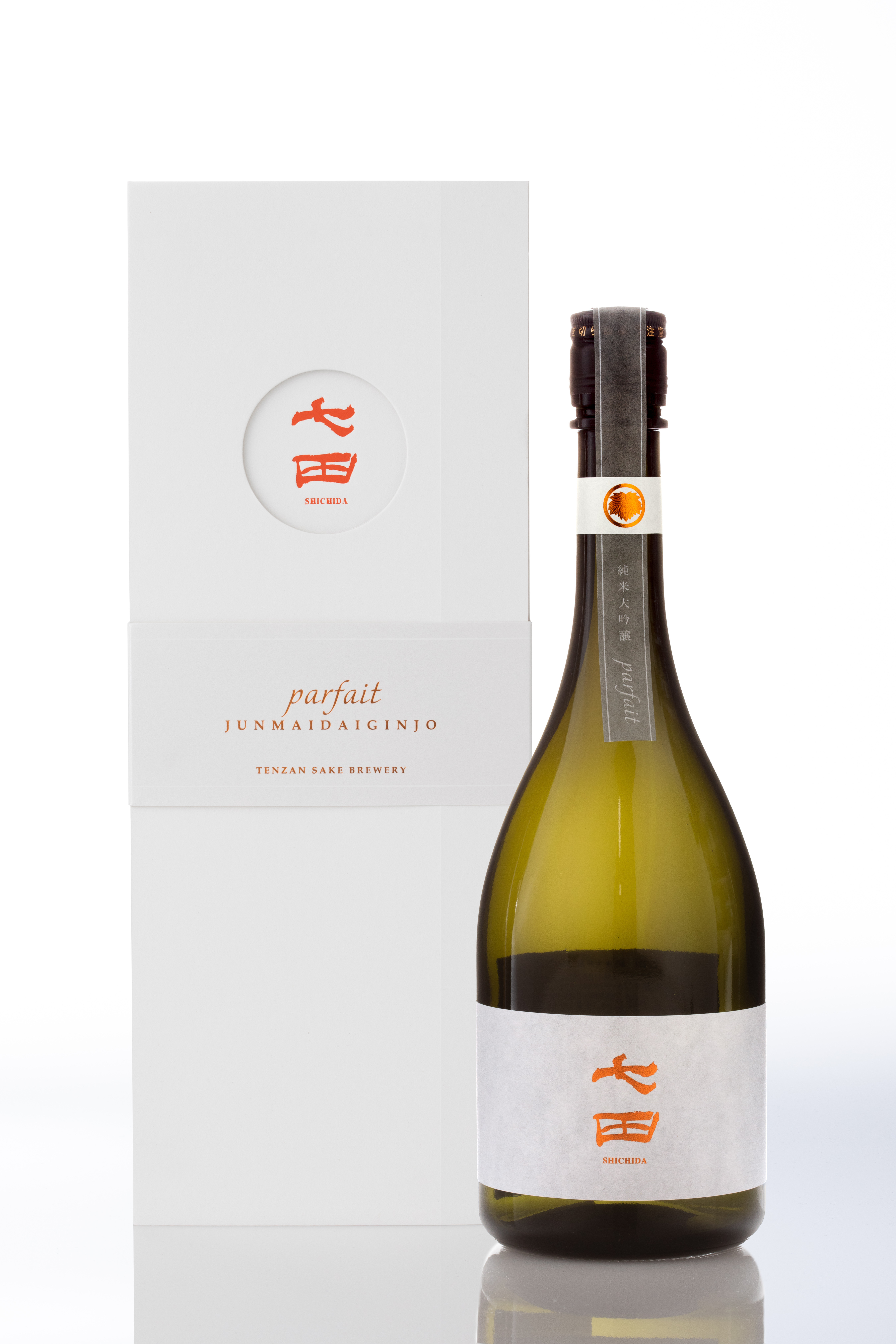 
                  【天山酒造】七田純米大吟醸「parfait」
                