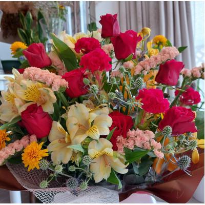 ふるさと納税 小田原市 神奈川県小田原市　季節のお花で幸せを届けます「季節の生花アレンジ」Lサイズ