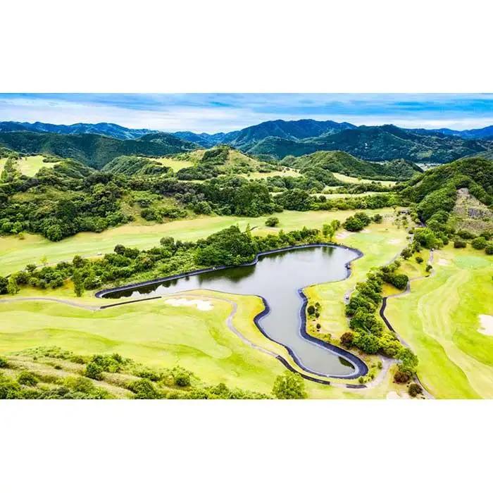 ゴルフ場利用券　ラ・グレースゴルフ倶楽部　プレー割引券（３０００円×１枚）