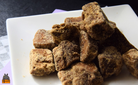 徳之島産さとうきび100％使用　徳之島の純黒糖ですよ ( 3袋 黒砂糖 お菓子 お茶うけ 調味料 ミネラル さとうきび 徳之島 奄美 鹿児島 ポストイン レターパック配送 )