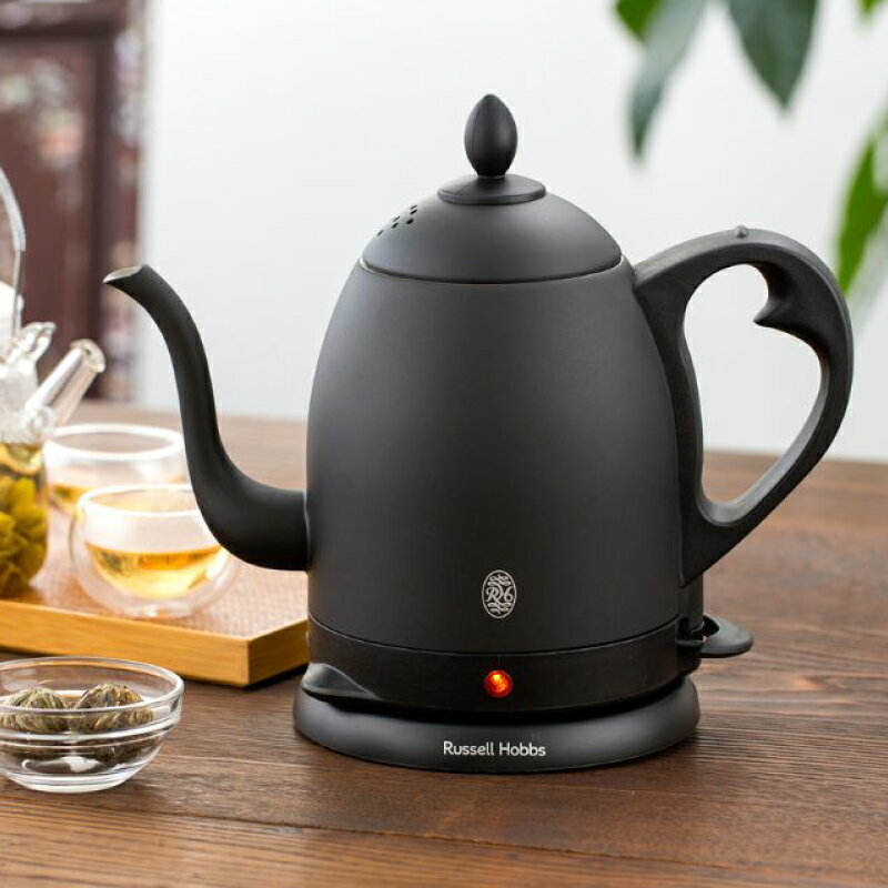 【ふるさと納税】 〈Russell Hobbs〉 カフェケトル　0.8　マットブラック 東京都 渋谷区 都内 渋谷 電気ケトル クラシック 保温性 使いやすい 省エネ コードレス コーヒー ホットドリンク オシャレ 送料無料
