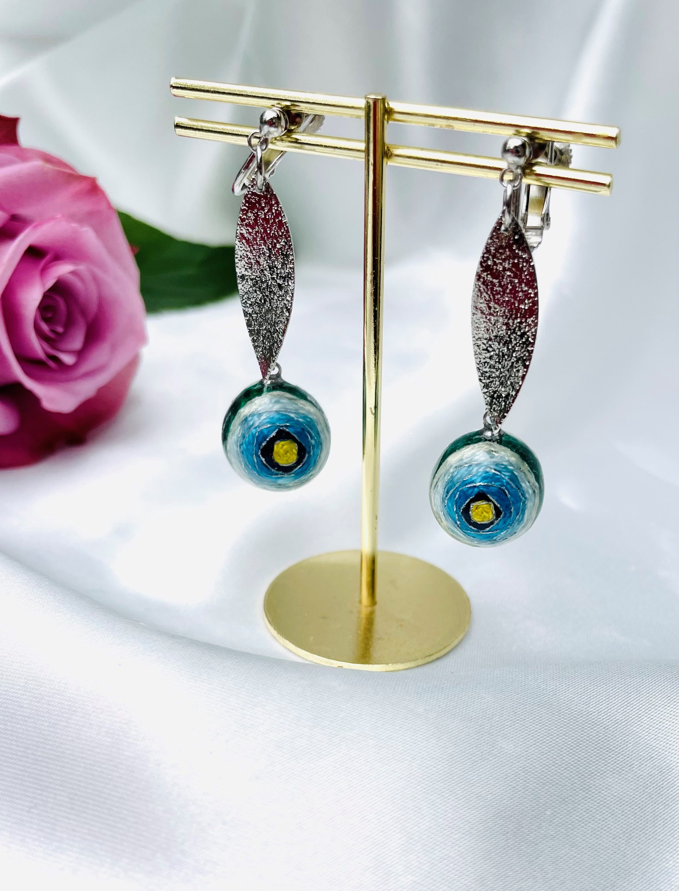 
            M403　毬玉イヤリング「紀州海」
          