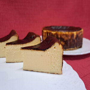 ケーキ 焼き菓子 菓子 スイーツ バスクチーズケーキ 5号 約 15 cm 1 個 クリーム チーズ  濃厚 静岡県 沼津市 シェ・ワタナベ