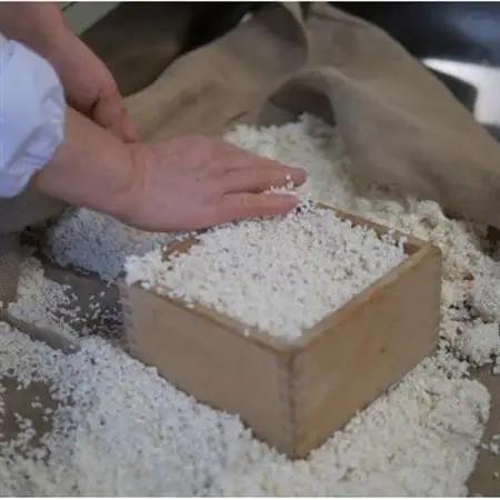 岩泉みそ〔並・特 食べ比べ〕900g×2パック 18ヶ月長期熟成 天然醸造 無添加味噌 発酵生味噌【配送不可地域：離島】【1710118】