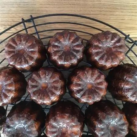 うずらカヌレ2種セット(ココア・バニラ)_菓子・スイーツ 洋菓子    菓子・スイーツ 焼き菓子  _【配送不可地域：離島】【1388898】