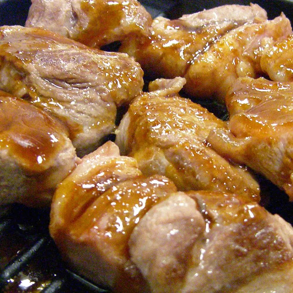 特製ラム【ランプ】サイコロカットステーキ約1kg（ソース付）＜肉の山本＞