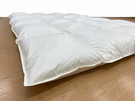 羽毛ふとん　軽量素材　スーパーTTC　クイーン（220ｃｍ×210ｃｍ）