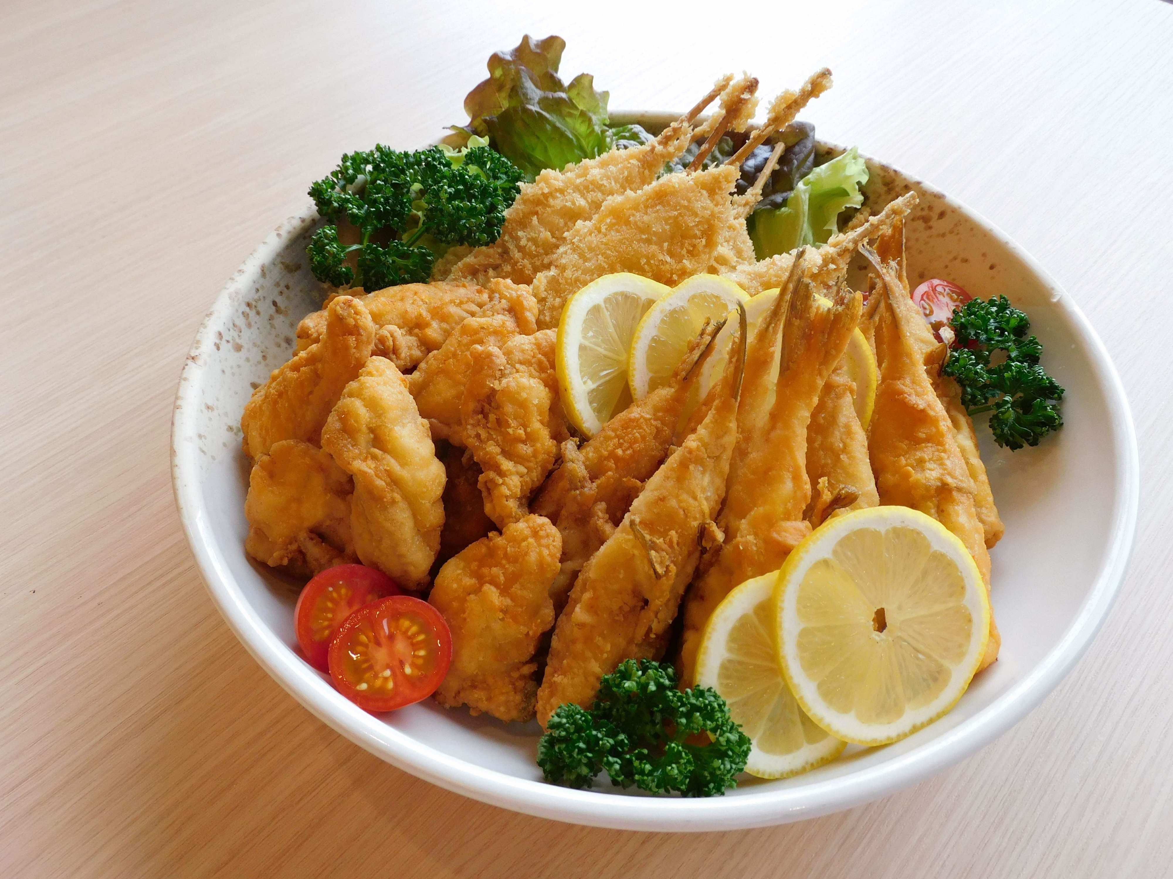 
            ふぐ おつまみ 4点 セット 詰合せ 魚 加工品 詰め合わせ 唐揚げ からあげ 串揚げ フグ つまみ 松村産業　｜HG001007
          