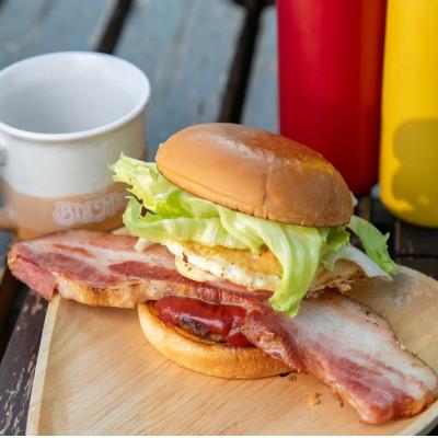 ふるさと納税 佐世保市 【BigMan】国産黒毛和牛100%佐世保バーガー贅沢セット(3個セット) |  | 02