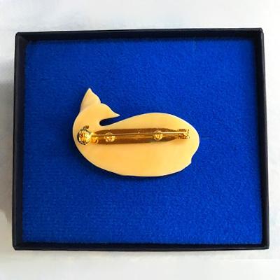 ふるさと納税 長崎市 くじら工芸品　(くじらブローチ) |  | 02