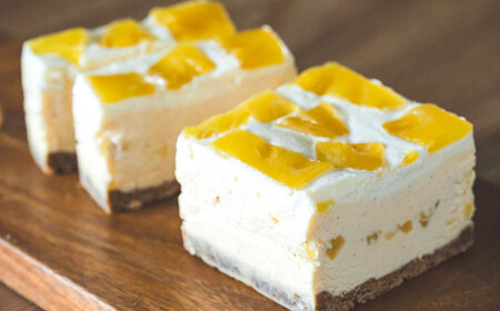 パイナップルチーズケーキ (約350g) チーズケーキ ケーキ 冷凍 取り寄せ ギフト 沖縄市 / 株式会社クロップ[BCCC002]