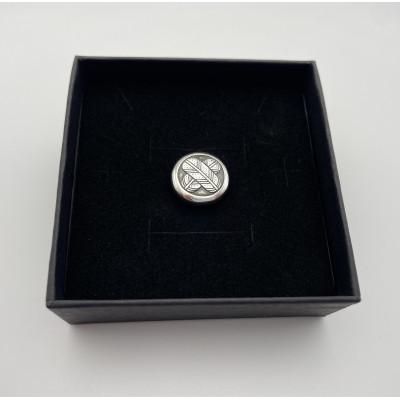 ふるさと納税 福山市 福山城歴代藩主 家紋ラペルピン【家紋C:阿部家】 |  | 01