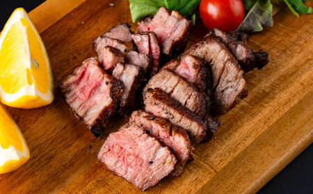 熊本の贅沢 あか牛 ヒレ肉 約450g 霜降り 馬刺し 約300g 各3P（計約750g）【合同会社 たべたせいか】[AYCB072]