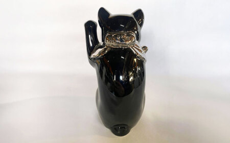 【瀬戸焼】江戸猫ブラック プラチナ 左手上げ 19cm 化粧箱入り 【スズカ】 / 招き猫 商売繁盛 幸運[BBDJ006]