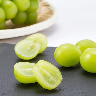 岡山県産シャインマスカット2kg(2～4房)【配送不可地域：離島】