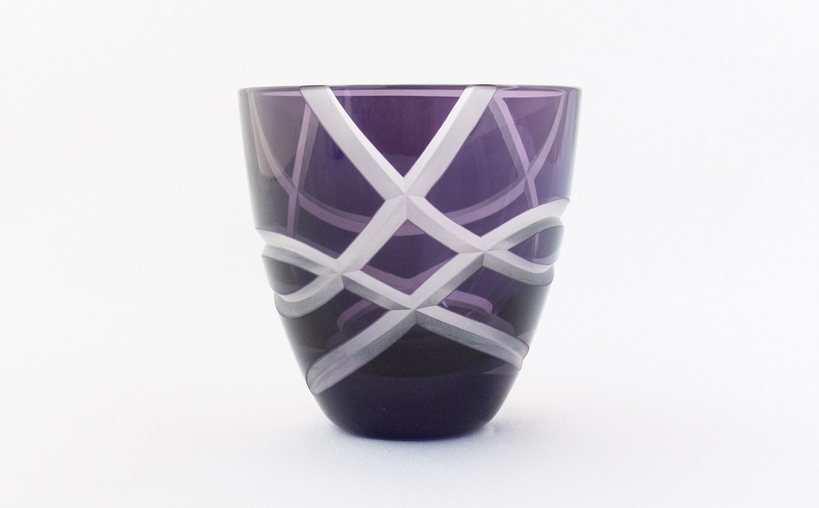 
                  浅草切子 KANA KURITA「ぐい呑み 結 青紫」木箱入り| 切子 花切子 切子ガラス ガラス工芸 グラス ガラス コップ 手作り ぐい呑み 家飲み 酒器 ハンドメイド 手作り ギフト 贈答 プレゼント
                