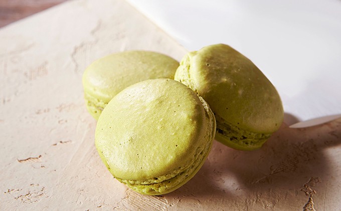 
                  鐵扇のマカロン 経木箱入り 5個入り 2セット 菓子 焼菓子 チョコレート ご当地 スイーツ デザート ギフト 手土産 洋菓子 化粧箱入り
                