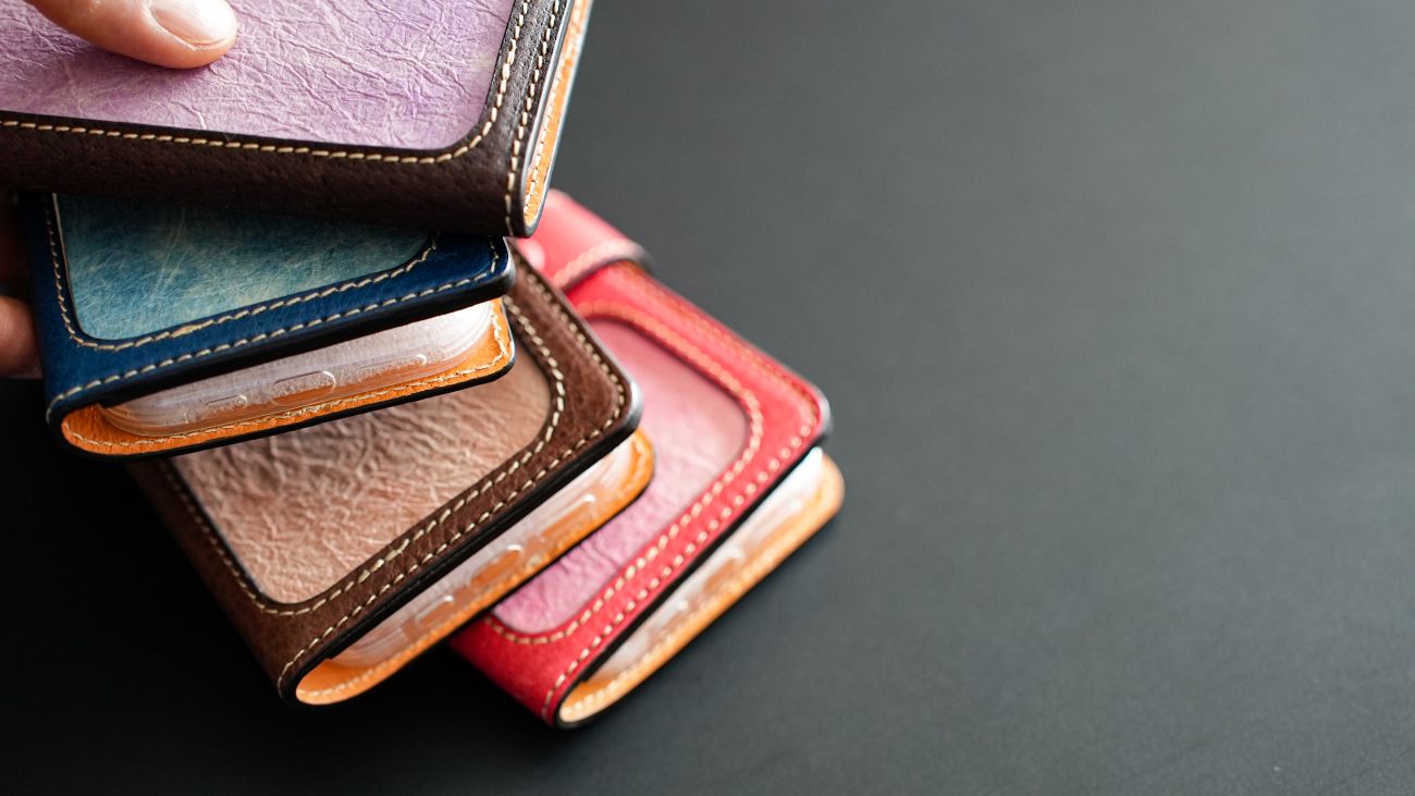 甲州和紙と峡南レザーのスマホケース iPhone 【鹿革:こげ茶色 × 和紙:さくら色】 Handmade leather works coworker [5839-8357]