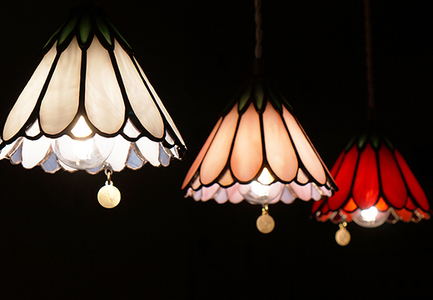 ステンドグラス　ガーベラのペンダントランプ（ピンク）