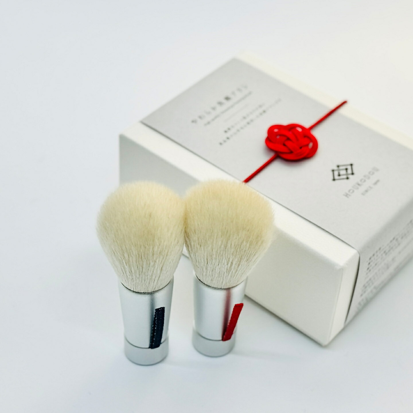 【ふるさと納税】熊野化粧筆 やわらか洗顔ブラシペアセット 熊野筆 洗顔 濃密泡 敏感肌対応 背中ニキビケア 美肌 ツルツル しっとり 日本製 職人技 高級 ギフト 贈り物 母の日 父の日 セット