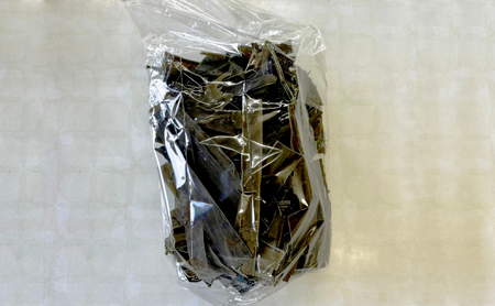 [訳あり・不揃い]オホーツク枝幸の利尻昆布 500g [南宗谷ひだまりの会]【 昆布 利尻昆布 高級昆布 お出汁 コンブ こんぶ 規格外 北海道 オホーツク 枝幸 送料無料 】