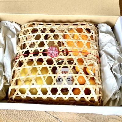 ふるさと納税 南足柄市 南足柄の旬の果物1.5kgとはちみつ150gのセット【竹籠ギフト】 |  | 03