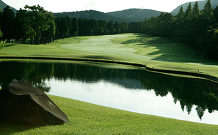 箱根湖畔ゴルフコース 全日1ラウンドプレー券(キャディ付・4枚)