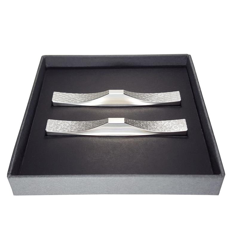 G140(梅・桜)　ＩＴＡＤＡＫＩ カトラリーレスト 箸置き 花文様 ２個セット／ステンレス【5.花文様（梅・桜）】