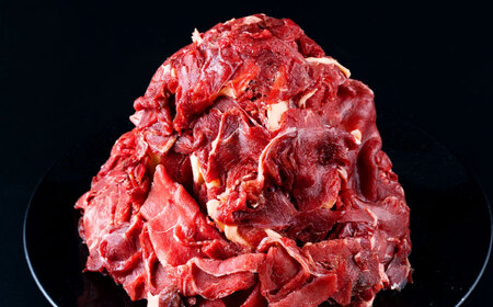 【全3回定期便】馬小間切り落とし 1kg  【合同会社　長岡フーズ】[ZFR022]