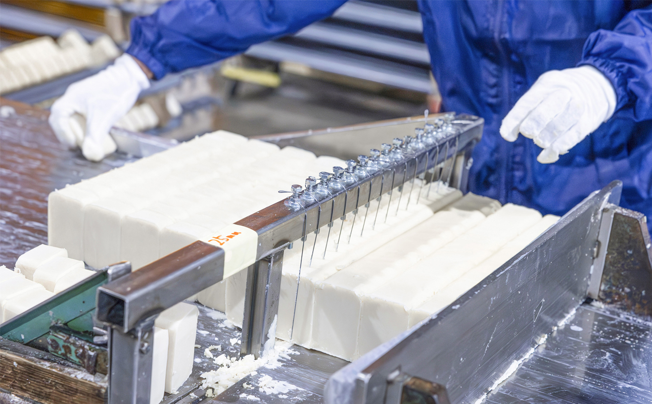 四日市認定地場特産品【泗水十貨店（しすいじっかてん）】オリブ透明石けん　川村養蜂場のハチミツ配合　手提げ袋付き