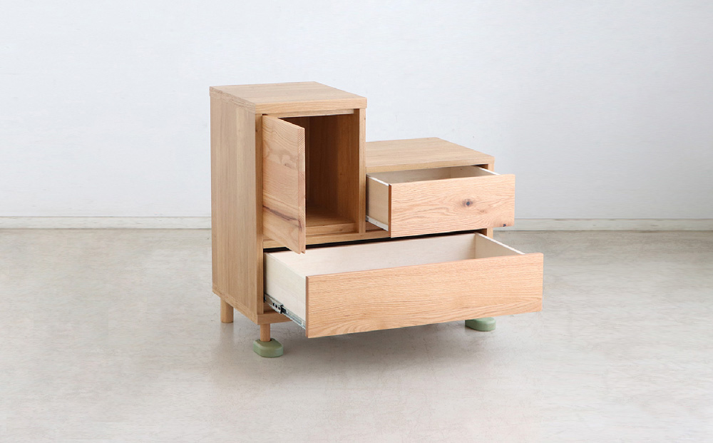 【東馬家具】TRM017 Hop Stepチェスト【天然木 ナチュラルデザイン 収納アイテム 猫 キュート 完成品 脚のみ取付】(H060614)