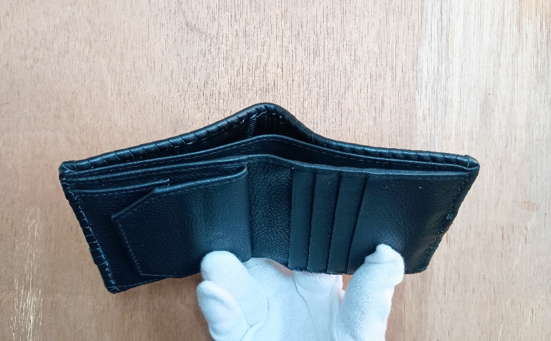 ☆世界にたった一つ☆　ねこの二つ折り財布　☆ネイビー☆ 財布 お財布 二つ折り