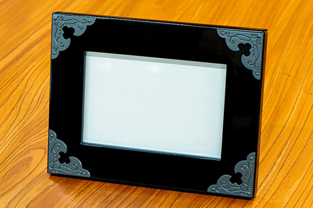 仙台箪笥 フォトスタンド 黒呂漆塗り SB-003KD 小型 高級 工芸品 伝統 写真立て