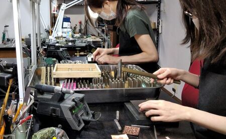 彫金 刻印 ペンダントトップ 制作 体験 コース 2名 FABBRICA OSAWA ／ 体験チケット