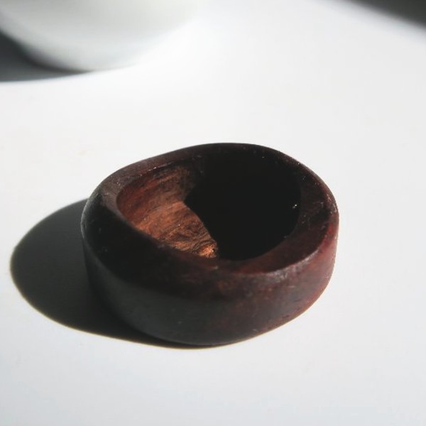 シタン（茶褐色）
