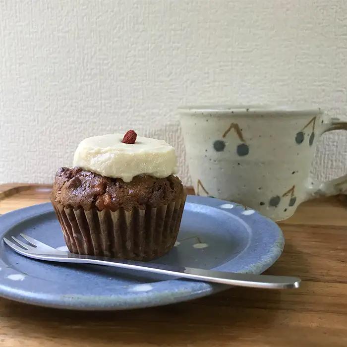【薬膳なおかし　ねこやなぎ】なつめ・くこの実入り米粉のキャロットケーキ No.353