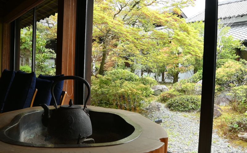チケット 静岡 葛城 北の丸 桜殿 ペア宿泊券（2泊4食 舞コース） 宿泊券 食事 自然 料理 グルメ 旅行 露天風呂 古民家 伝統建築 袋井市 静岡県