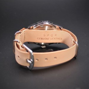 011-019　＜腕時計 ｸｵｰﾂ式＞SPQR masterpiece dd【NATOタイプ栃木レザーTASHバンド】