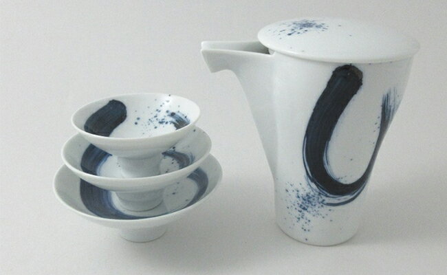 【ふるさと納税】有田焼 龍門 酒器セット ヤマト陶磁器 徳利 三つ組の盃 お正月 カジュアルな酒器 冷酒 熱燗 電子レンジ シンプル 染付酒器 ぐい呑み おもてなし 来客用 30000円 3万円 A30-158