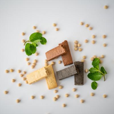 ふるさと納税 岐阜市 ヴィーガン対応 大豆プロテインバー12本入 ブラックセサミ味 (日本ベジタリアン協会推奨) |  | 03