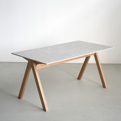 
            傷に強いダイニングテーブルSALA　オーク無垢材　モルタル風メラミン　大川市(福岡県)【1592914】
          